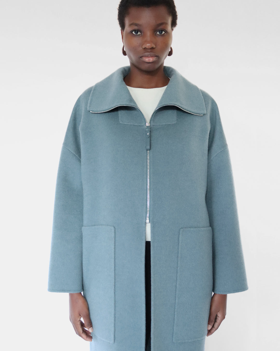 AUTUMN WINTER 2022 COAT IN BLUE CASHMERE