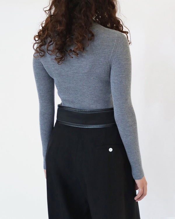 ribbed knit sweater in grey wool / silk / cashmere