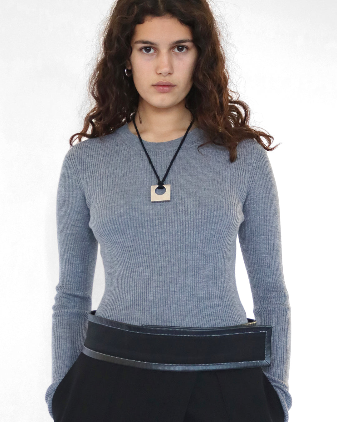 ribbed knit sweater in grey wool / silk / cashmere