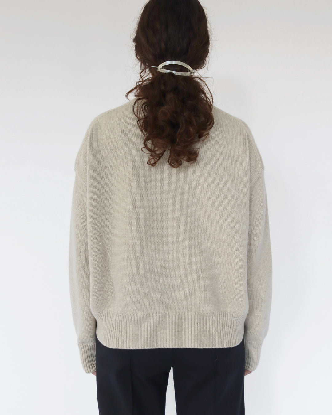 crew neck sweater in ecru cashmere