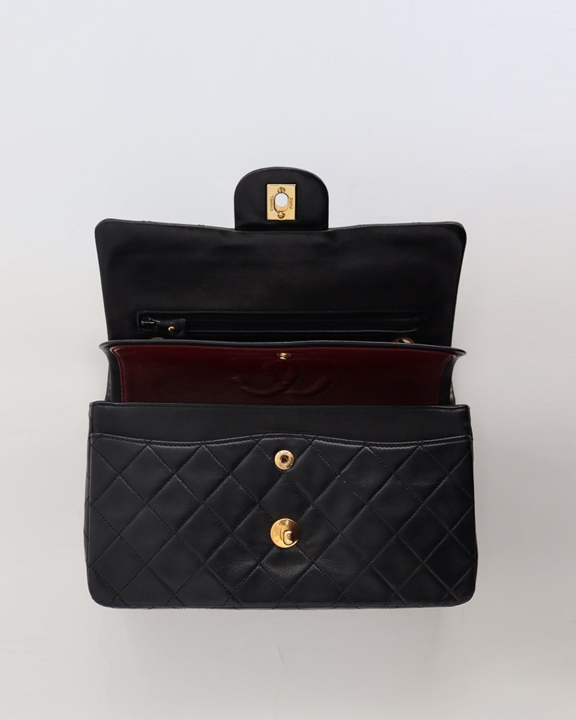 SMALL CLASSIC DOUBLE FLAP BAG IN BLACK LAMBSKIN WITH 24K GOLD PLATED HARDWARE