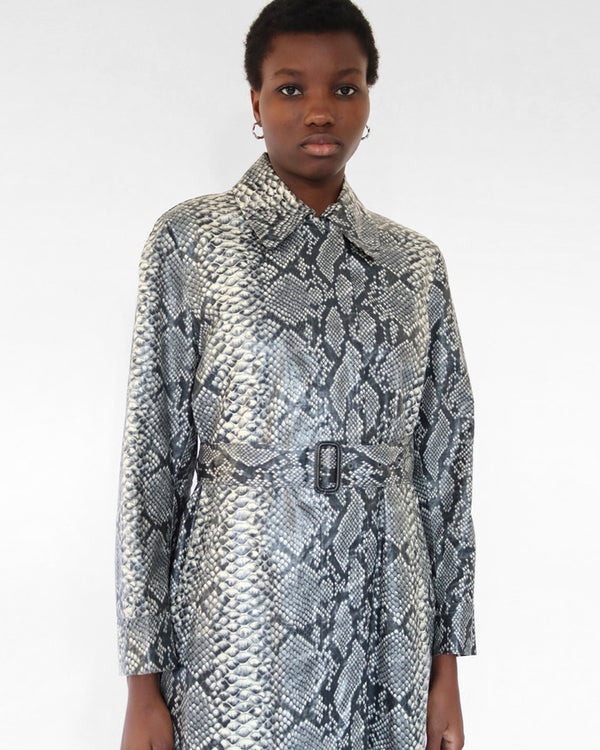 BELTED RAINCOAT IN SNAKE PRINT COATED COTTON