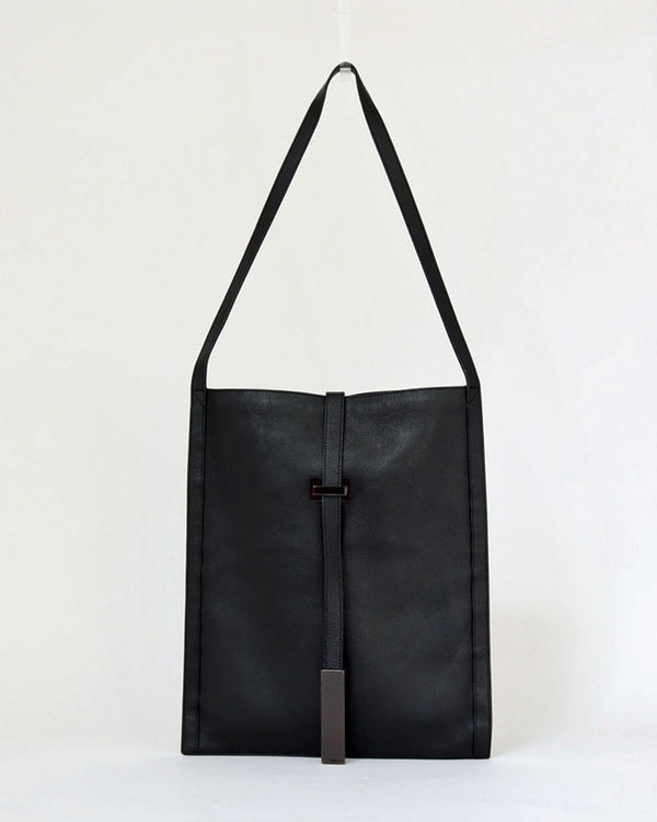 Minimal shoulder bag in black leather