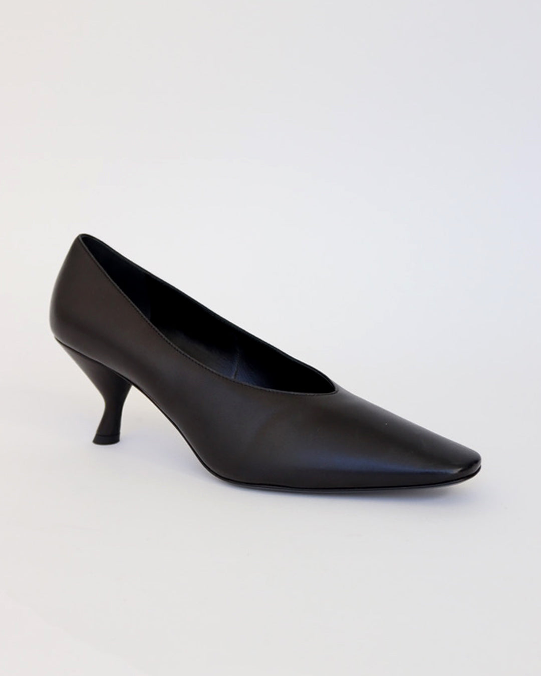 ALMOND TOE GRAPHIC HEEL PUMPS IN BLACK LEATHER