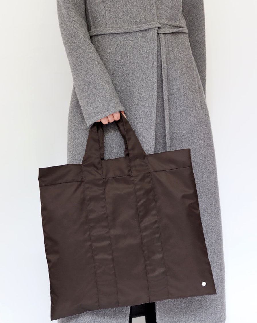 'Sam' reversible tote bag in brown nylon