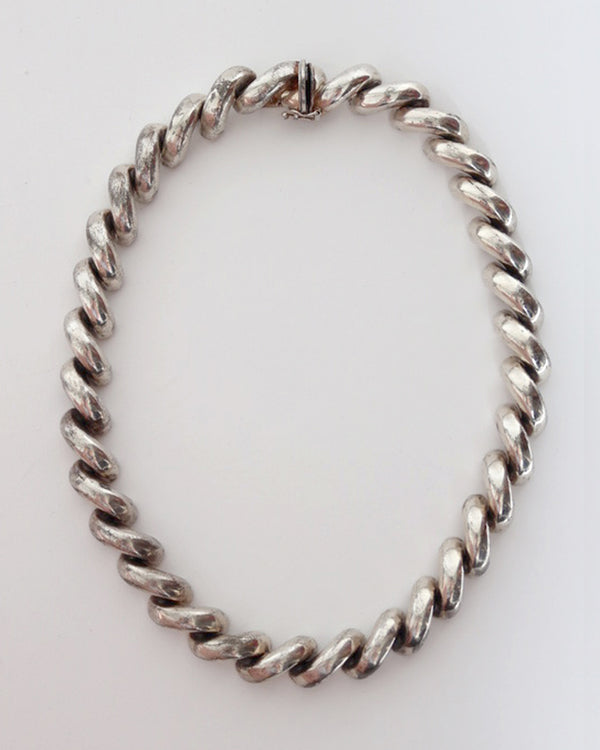 curved wave link necklace in STERLING SILVER