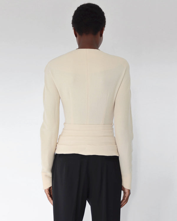 CONTOURED GATHERED TOP IN CREAM STRETCH WOOL