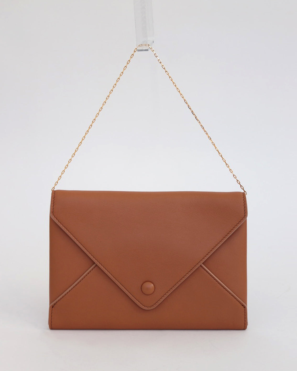 ENVELOPE BAG IN CARAMEL LEATHER WITH CHAIN STRAP